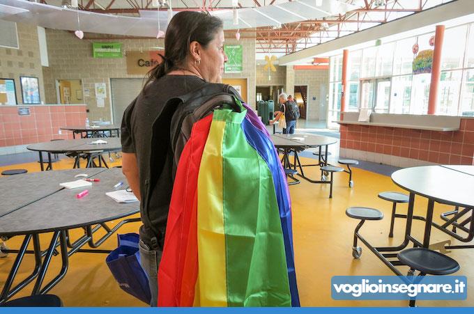 Nasce oggi la prima rete di docenti Lgbtq+, ma Fratelli d'Italia attacca: “L’orientamento sessuale degli insegnanti deve rimanere fuori dalle aule”